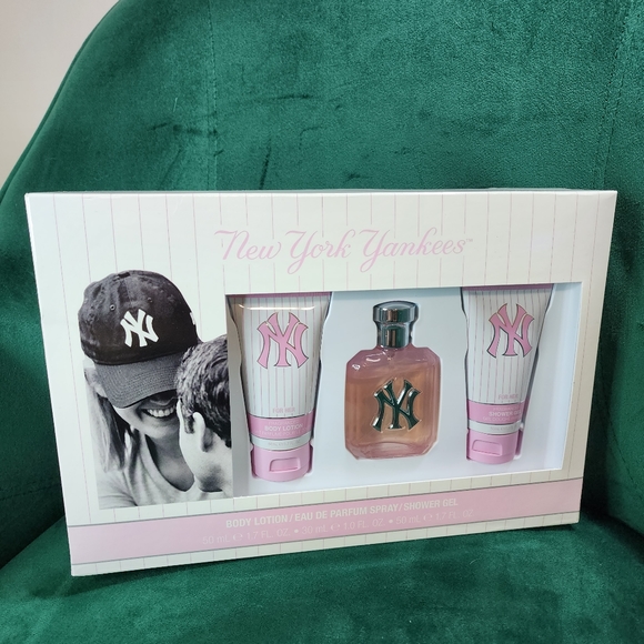 New York Yankees Perfume Gift Set - Picture 1 of 11
